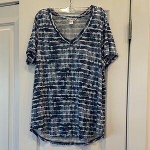 Athleta Tie-Dye Blue V-Neck Tee